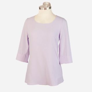 Blusa malva de mujer fluida. Cuello redondo y manga 3/4