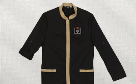uniformes de hostelería y ropa de camareros personalizada para el restaurante aji