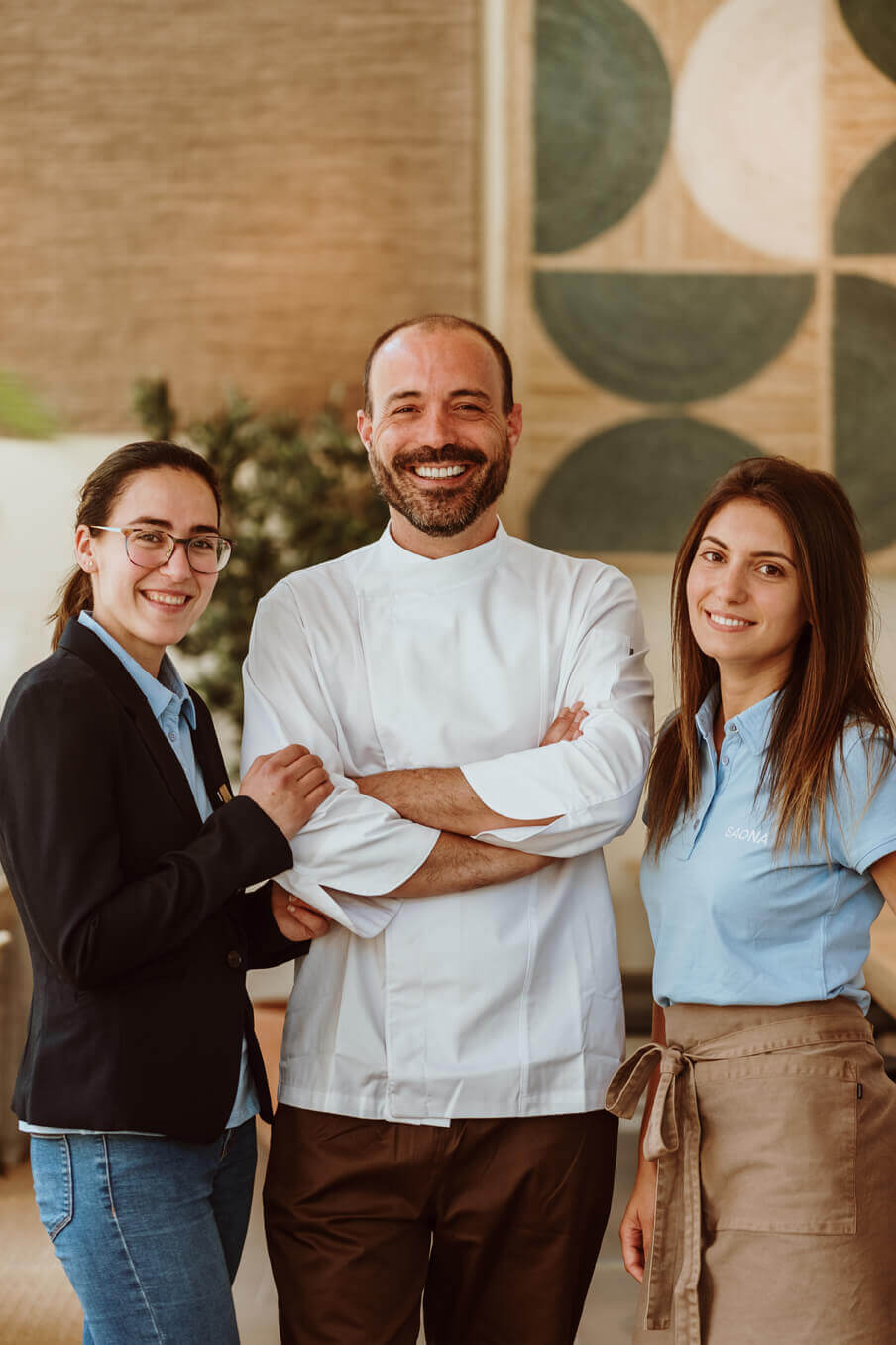 Los uniformes de hostelería de los restaurantes saona por Vittorio Uniformes